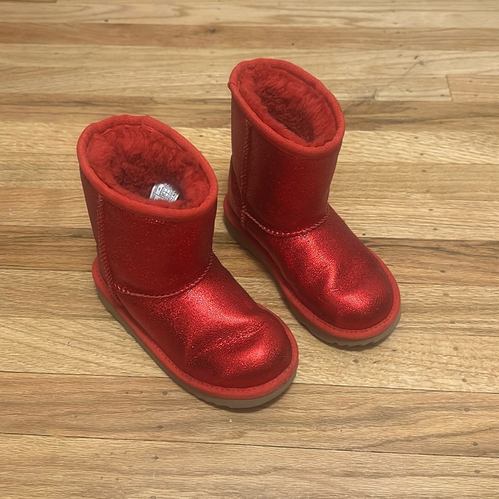 UGG RED METALLIC GLITTER CLASSIC SHORT BOOTS